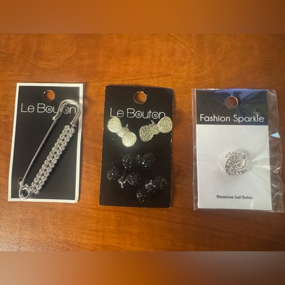 Jewelry - Le Bouton Black and Silver Earrings Set